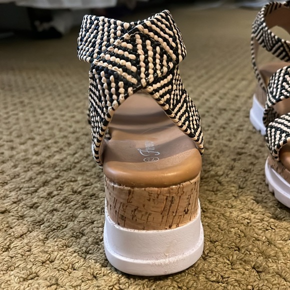 forever shoes - Picture 3 of 3